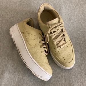 Nike Air Force one platform pebbled leather